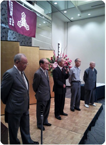 写真_写真：左・手前から小林先生、小泉先生、農田先生、石井先生並びに大橋先生